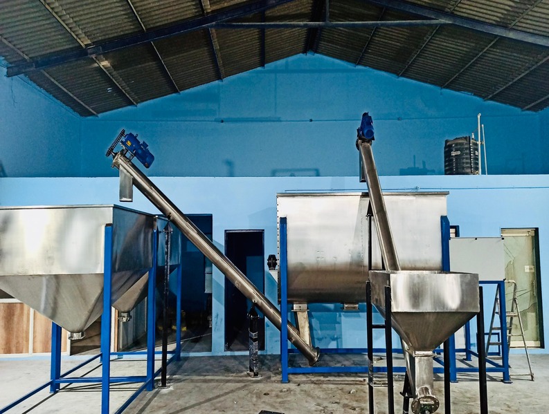 Bulk material handling system with silos for industrial operations
